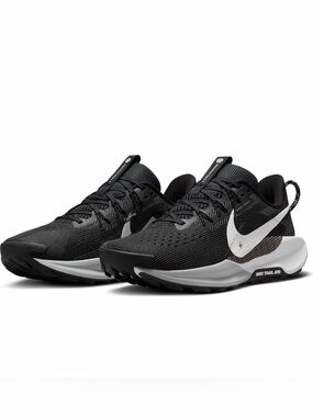 Nike Women's Pegasus Trail 5 Running Shoes